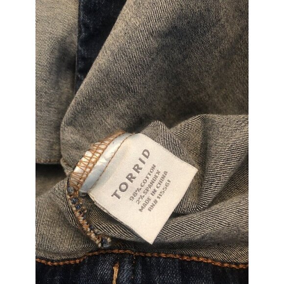 Torrid Womens Size 4 Blue Jean Denim Jacket Distressed Button Front Trucker - Picture 5 of 6